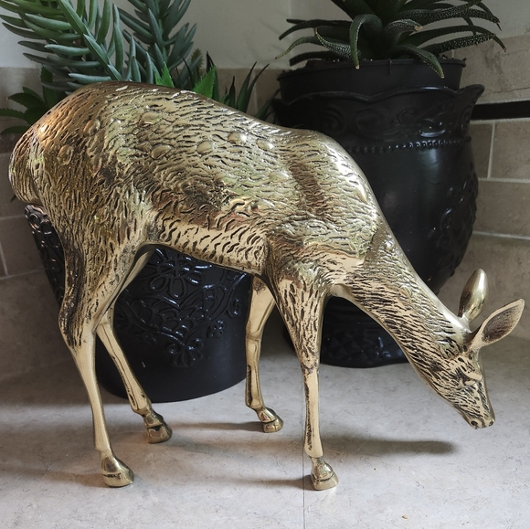 Vintage Brass Deer 9” Tall MCM, Solid Brass Doe Deer - Picture 4 of 8